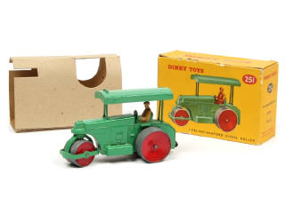 Lot 337 - DINKY TOYS (GB) (1)