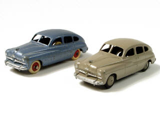 Lot 768 - DINKY TOYS (FRANCE) (2)