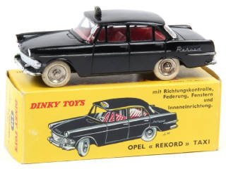 Lot 418 - DINKY TOYS (FRANCE) (1)