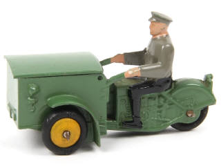 Lot 340 - DINKY TOYS (FRANCE) (1)