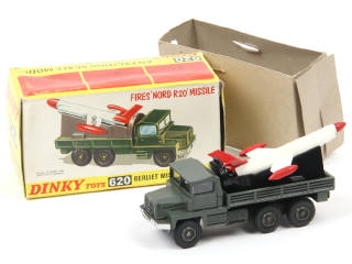 Lot 695 - DINKY TOYS (GB) (1)