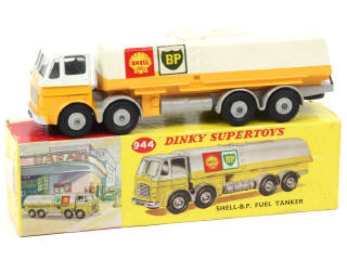 Lot 675 - DINKY TOYS (GB) (1)