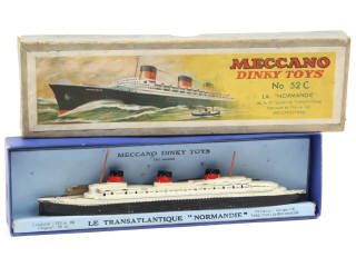 Lot 335 - DINKY TOYS (FRANCE) (1)