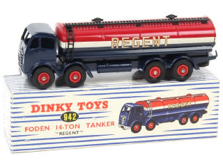 Lot 674 - DINKY TOYS (GB) (1)