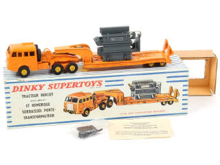 Lot 523 - DINKY TOYS (FRANCE) (1)