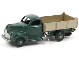 Lot 471 - DINKY TOYS (FRANCE) (1)
