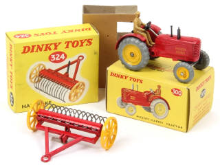Lot 714 - DINKY TOYS (GB) (2)