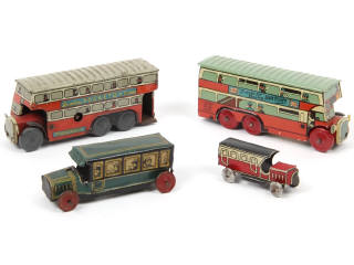 Lot 133 - DIVERS (4)