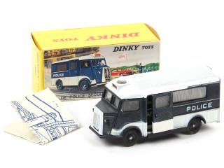 Lot 496 - DINKY TOYS (FRANCE) (1)