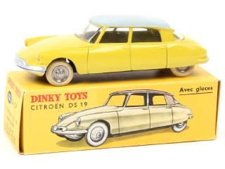 Lot 373 - DINKY TOYS (FRANCE) (1)