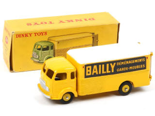 Lot 504 - DINKY TOYS (FRANCE) (1)