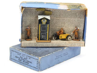 Lot 543 - DINKY TOYS (GB) (1)