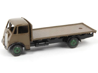 Lot 649 - DINKY TOYS (GB) (1)