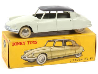 Lot 372 - DINKY TOYS (FRANCE) (1)