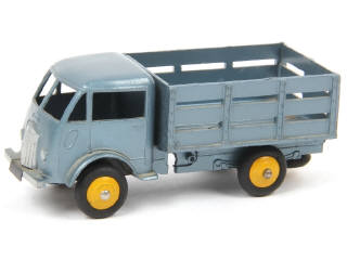 Lot 473 - DINKY TOYS (FRANCE) (1)