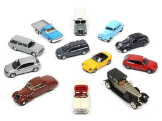 Lot 249 - DIVERS (12)