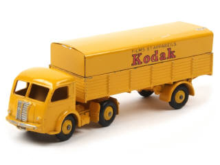 Lot 451 - DINKY TOYS (FRANCE) (1)