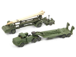 Lot 407 - DINKY TOYS (GB) (2)