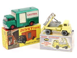 Lot 411 - DINKY TOYS (GB) (2)