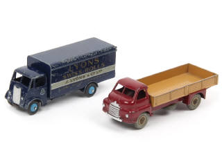 Lot 405 - DINKY TOYS (GB) (2)