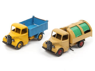 Lot 398 - DINKY TOYS (GB) (2)