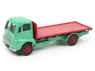 Lot 372 - DINKY TOYS (GB) (1)