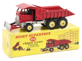 Lot 382 - DINKY TOYS (GB) (1)