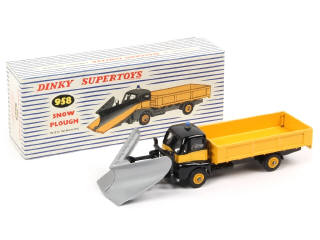 Lot 381 - DINKY TOYS (GB) (1)