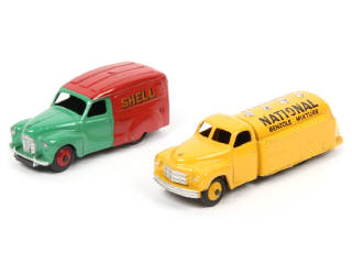 Lot 391 - DINKY TOYS (GB) (2)