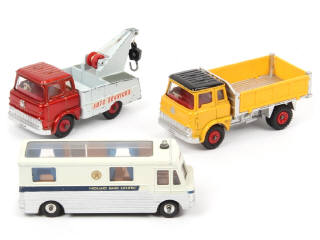 Lot 415 - DINKY TOYS (GB) (3)