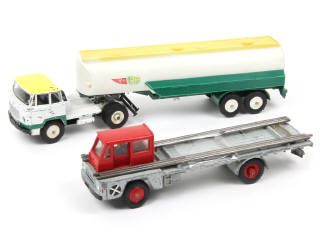 Lot 455 - DINKY TOYS (FRANCE) (2)