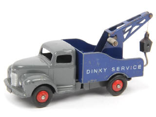 Lot 373 - DINKY TOYS (GB) (1)