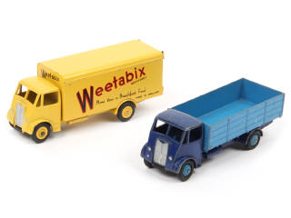 Lot 401 - DINKY TOYS (GB) (2)