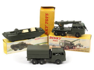 Lot 467 - DINKY TOYS (FRANCE) (3)