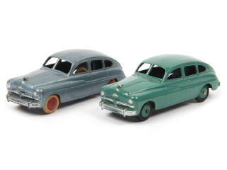 Lot 442 - DINKY TOYS (FRANCE) (2)