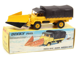 Lot 447 - DINKY TOYS (FRANCE) (1)