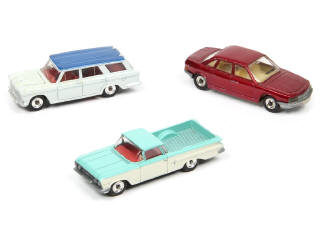 Lot 392 - DINKY TOYS (GB) (3)