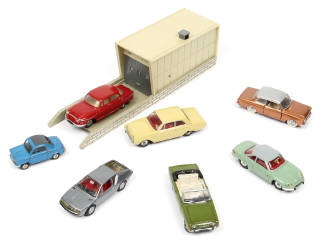 Lot 431 - DINKY TOYS (FRANCE) (8)