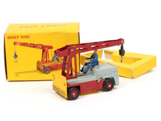 Lot 443 - DINKY TOYS (FRANCE) (1)