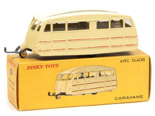Lot 436 - DINKY TOYS (FRANCE) (1)