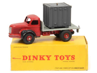 Lot 446 - DINKY TOYS (FRANCE) (1)