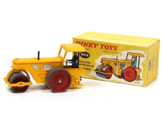 Lot 444 - DINKY TOYS (FRANCE) (1)