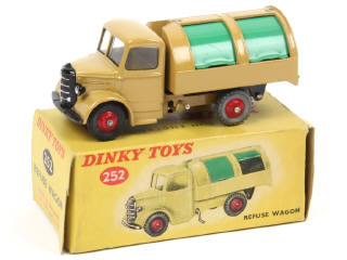 Lot 668 - DINKY TOYS (GB) (1)