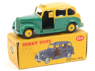 Lot 648 - DINKY TOYS (GB) (1)