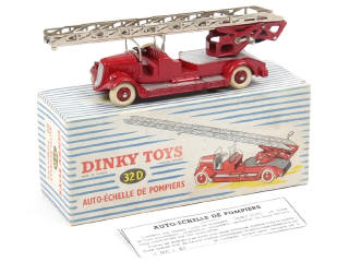 Lot 607 - DINKY TOYS (FRANCE) (1)
