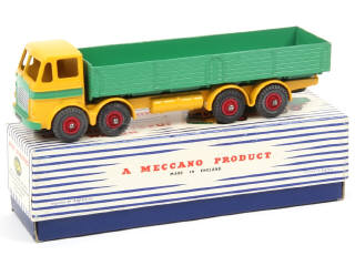 Lot 683 - DINKY TOYS (GB) (1)