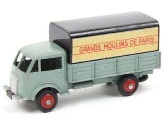 Lot 570 - DINKY TOYS (FRANCE) (1)