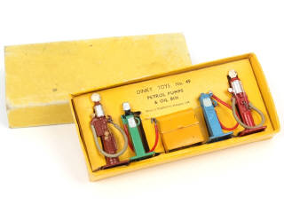 Lot 620 - DINKY TOYS (GB) (1)