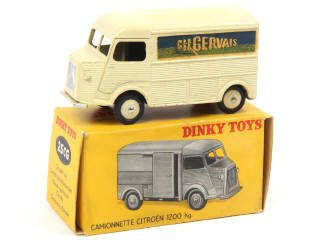 Lot 582 - DINKY TOYS (FRANCE) (1)