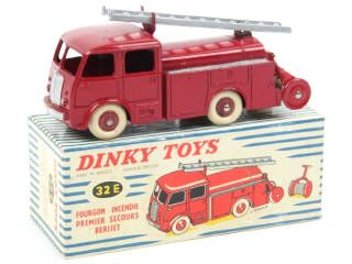 Lot 608 - DINKY TOYS (FRANCE) (1)